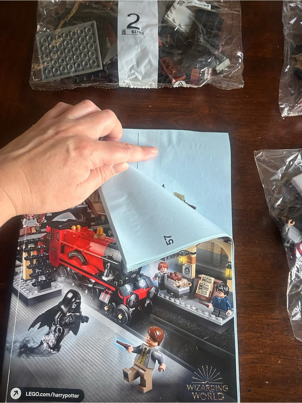Lego Harry Potter Red and Black Hogwarts Express Train Set 75955 DAMAGED BOX